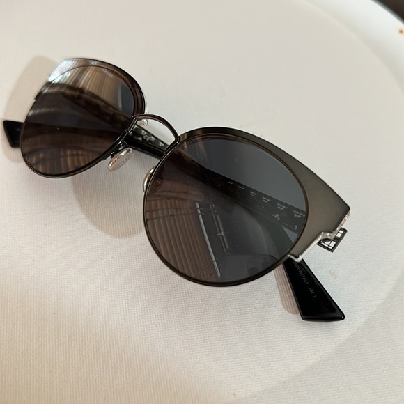 CHRISTIAN Dior Diorama Mini Round Cat Eye
Black Dark Gray Lens NEW - Picture 6 of 16